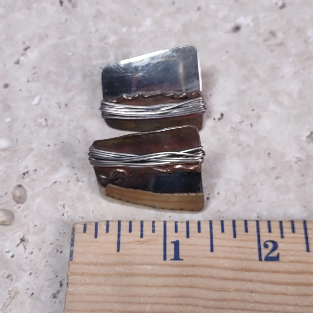 Artisan Crafted Two-tone Silver Earrings - Picture 3 of 4